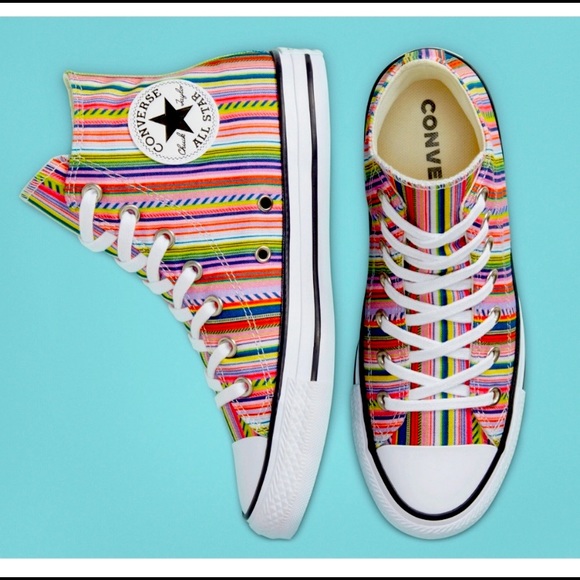 💙SOLD💙Converse Candy Stripe 💕RARE💕 Hi-Tops - Picture 2 of 2